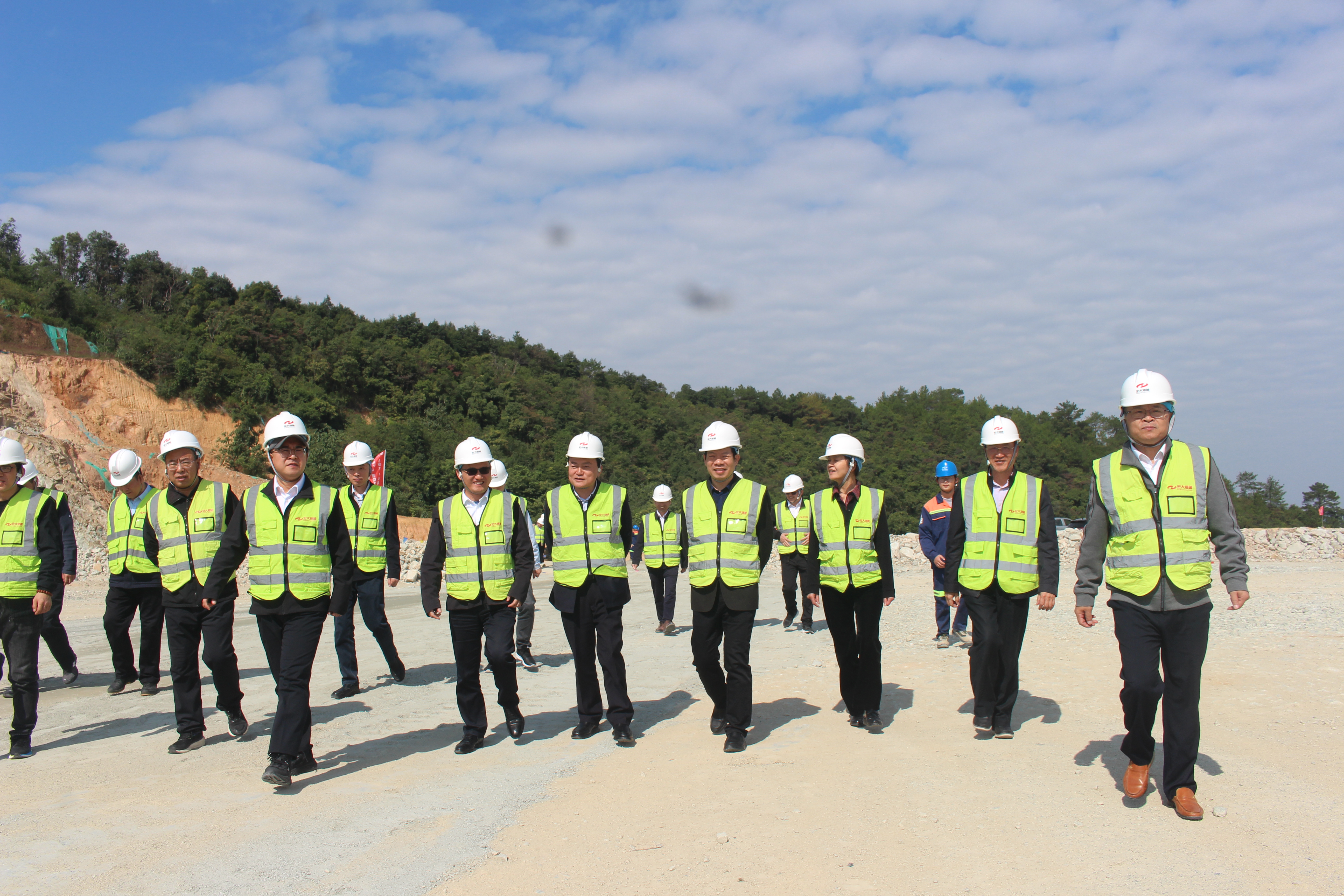 1740617474350967.jpg f56a9465c7984f4f6b03ba075d9ca16.jpg